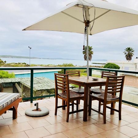 Sandra's Guest House Langebaan Extérieur photo