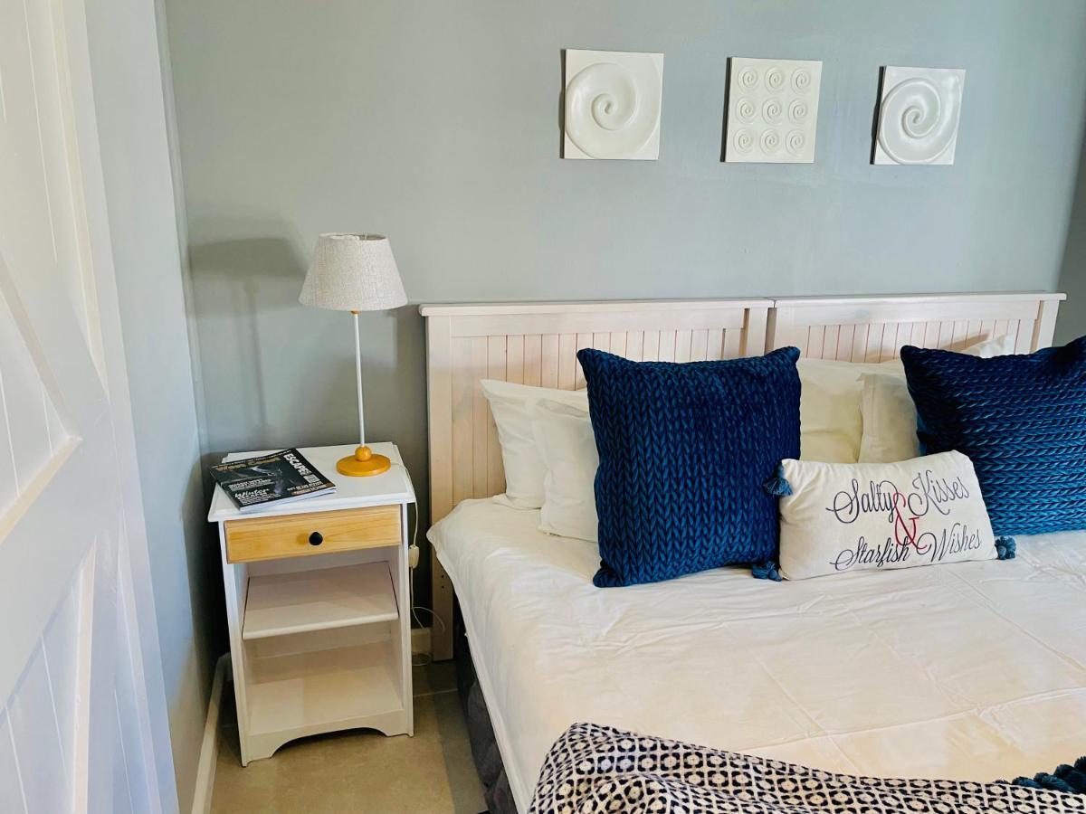 Sandra's Guest House Langebaan Extérieur photo