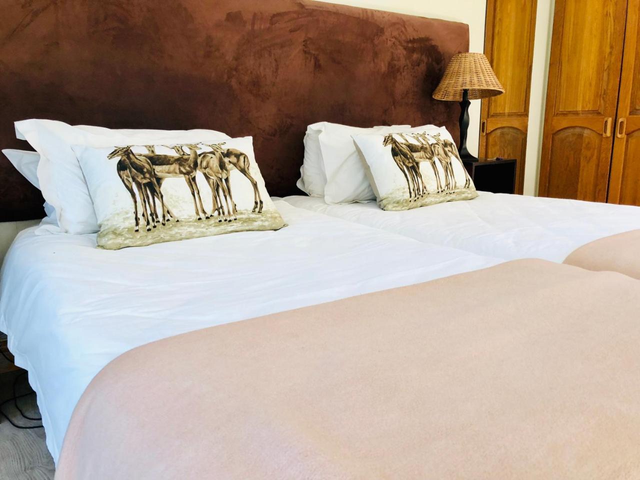 Sandra's Guest House Langebaan Extérieur photo